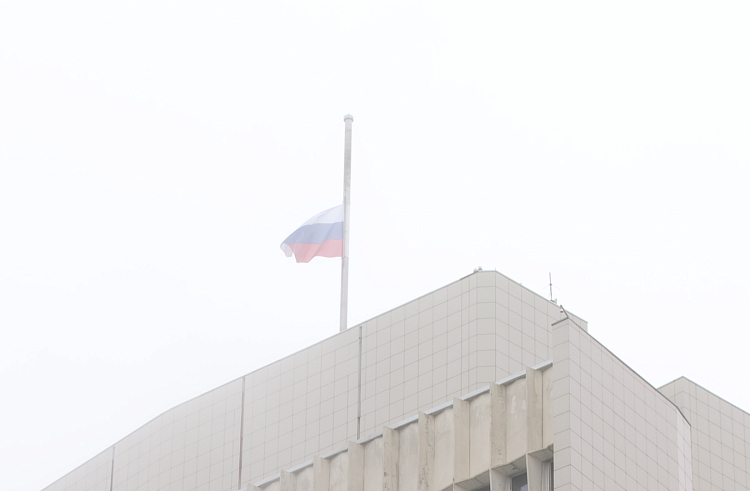Приморье присоединилось к национальному трауру по погибшим в теракте в Подмосковье ​​​​​​​.